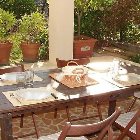 Holiday home A Casa Radica, Rez-de-villa Au Calme, Jardin Et Maquis *